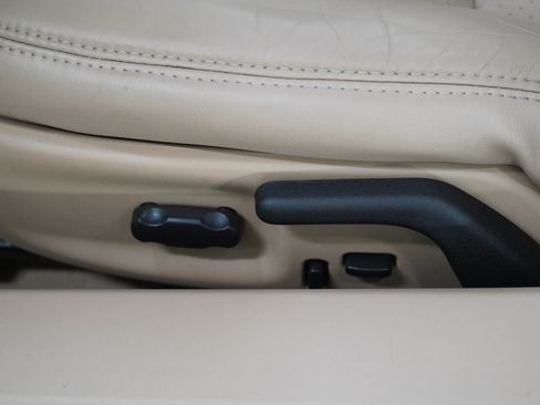 Used 2007 Chevrolet Corvette Coupe w/ Preferred Equipment Group RWD image 16