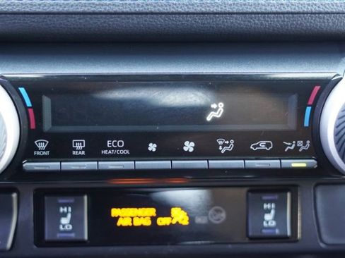 Used 2021 Toyota RAV4 XSE AWD/4WD image 32