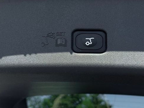 Certified 2025 Lincoln Nautilus Premier AWD/4WD image 12