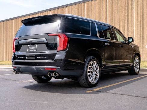 Certified 2024 GMC Yukon XL Denali Ultimate AWD/4WD image 9