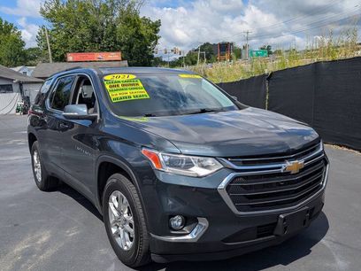 Used 2021 Chevrolet Traverse LT