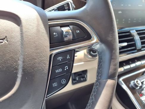 Used 2023 Lincoln Navigator Reserve AWD/4WD image 25