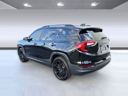 Used 2022 GMC Terrain SLE w/ Driver Convenience Package FWD image 3