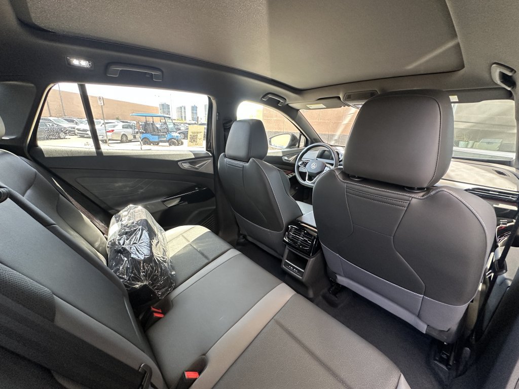 Used 2023 Volkswagen ID.4 S RWD image 28