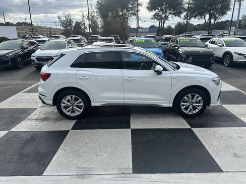 Used 2025 Audi Q3 2.0T Premium w/ Convenience Package image 3