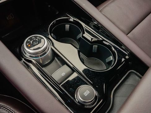 Used 2025 Ford Explorer Platinum w/ Ultimate Package image 19