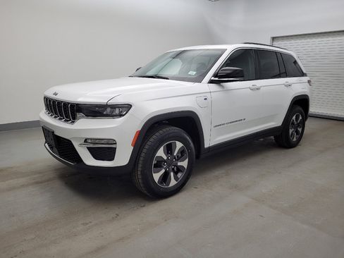 Used 2022 Jeep Grand Cherokee Limited 4xe image 2