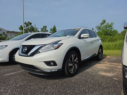 Used 2018 Nissan Murano Platinum w/ Cargo Package FWD image 2