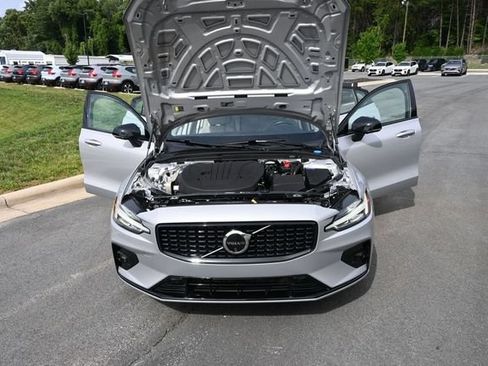 Used 2025 Volvo S60 B5 Plus AWD/4WD image 40