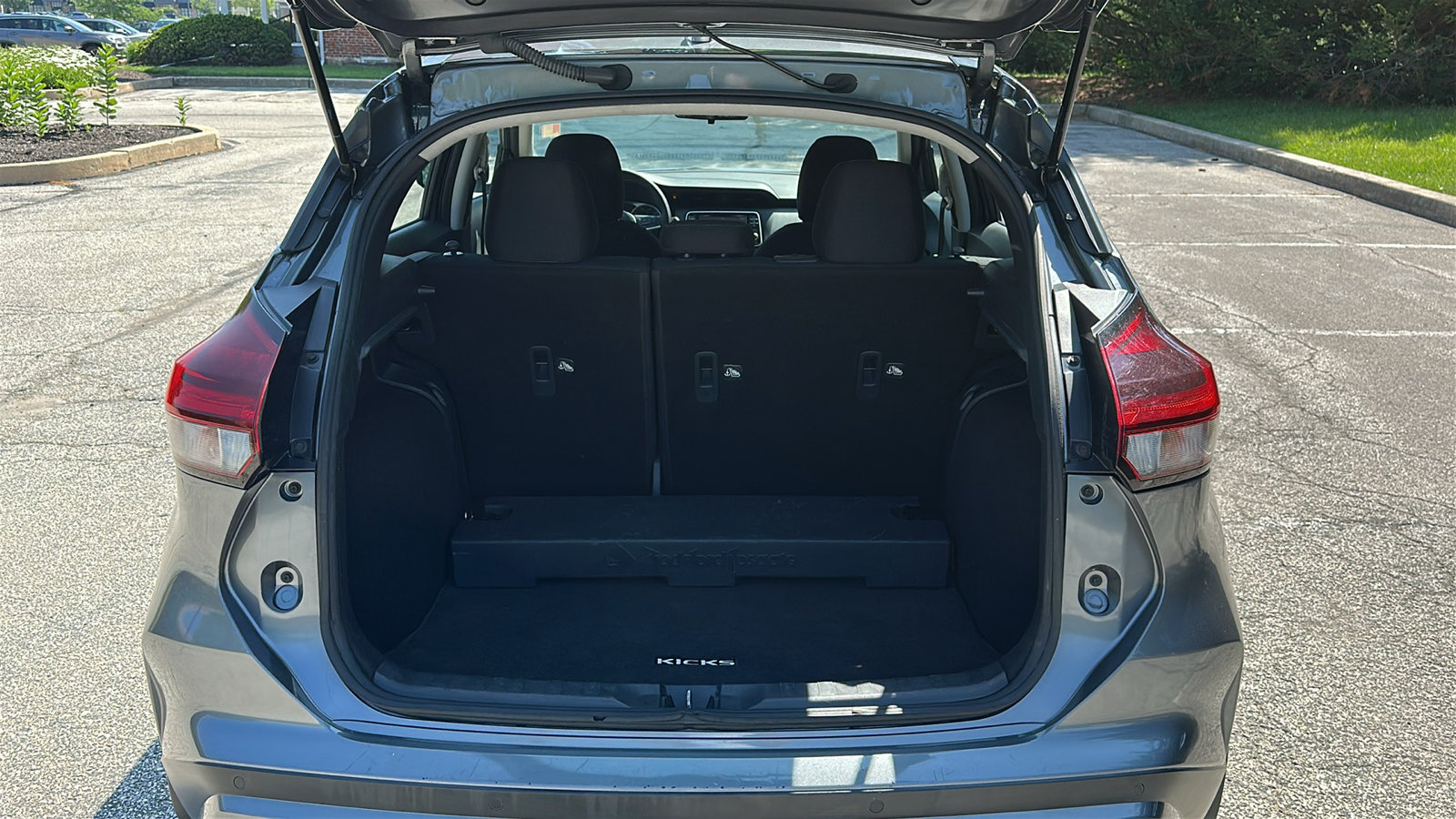 Certified 2021 Nissan Kicks S FWD image 6
