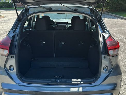 Used 2021 Nissan Kicks S FWD image 6
