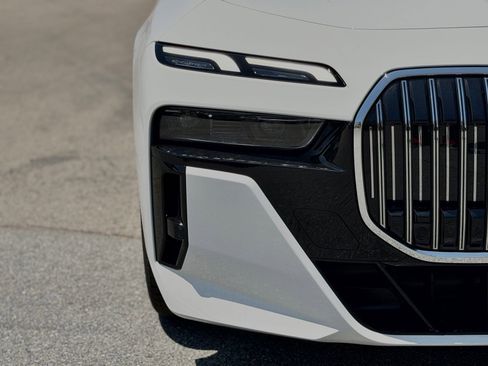 New 2026 BMW 740i RWD image 13