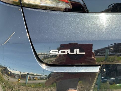 Used 2023 Kia Soul LX w/ Option Group 015 FWD image 23