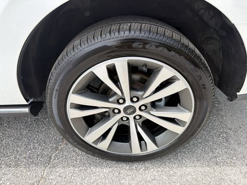 Used 2021 Ford Expedition Limited AWD/4WD image 20