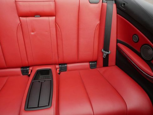 Used 2018 BMW M4 Convertible image 14