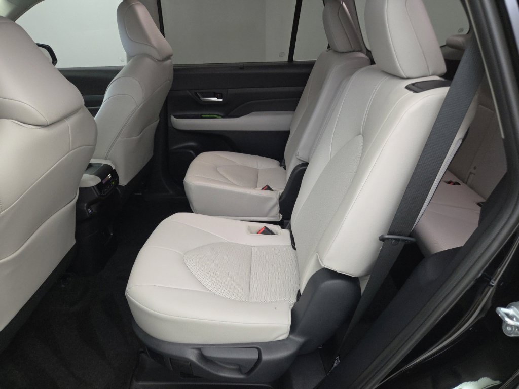 Used 2026 Toyota Grand Highlander AWD Hybrid image 22