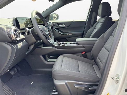 New 2026 Chevrolet Equinox LT image 9