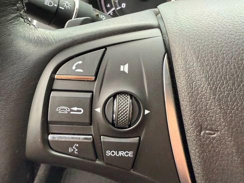 Used 2018 Acura TLX image 18