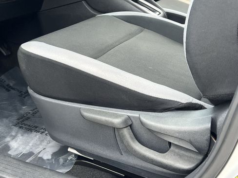 Used 2025 Nissan Versa S FWD image 13