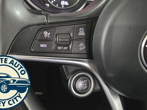 Used 2018 Alfa Romeo Stelvio Ti image 15