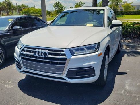 Used 2019 Audi Q5 2.0T Premium Plus w/ Premium Plus Package AWD/4WD image 2