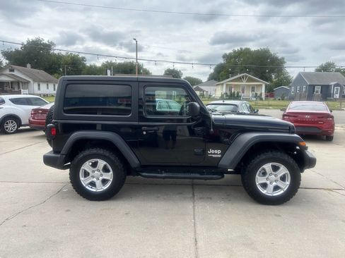 Used 2019 Jeep Wrangler Sport image 5