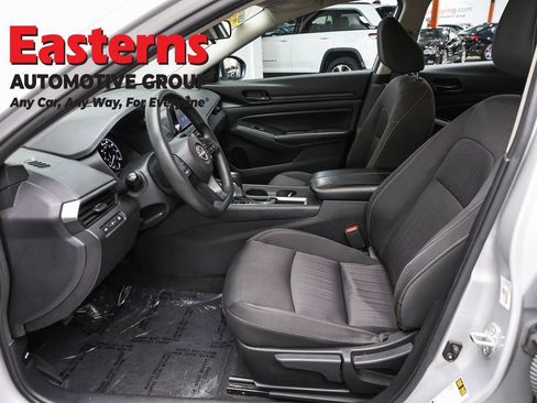 Used 2023 Nissan Altima 2.5 S FWD image 13