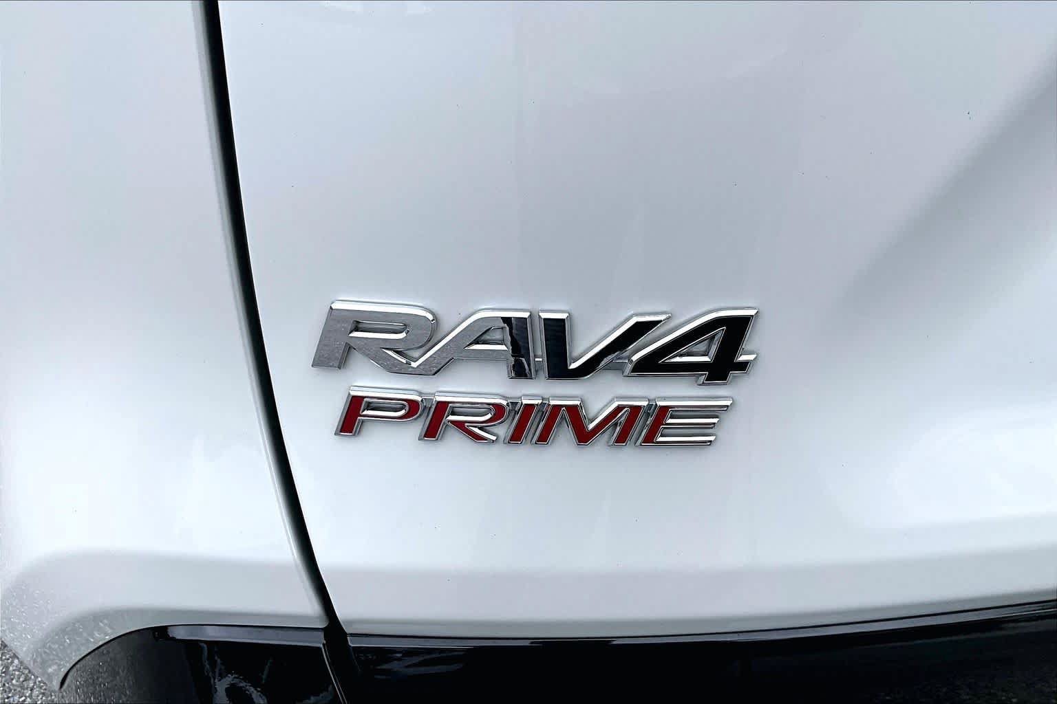 Used 2024 Toyota RAV4 XSE w/ Weather Package AWD/4WD image 31