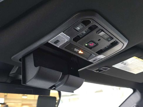 Used 2025 Toyota Tundra Limited image 33