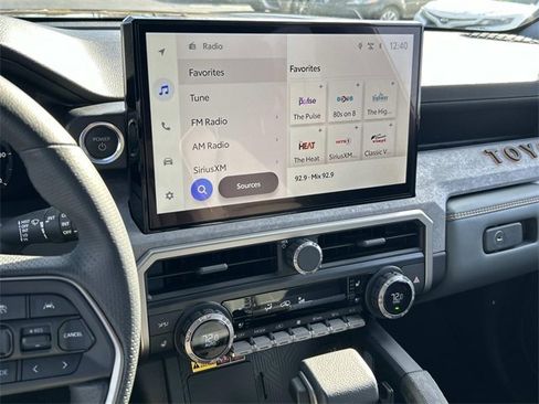 Used 2025 Toyota 4Runner Trailhunter image 28