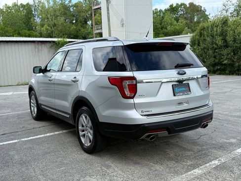 Used 2018 Ford Explorer XLT w/ Equipment Group 202A AWD/4WD image 7