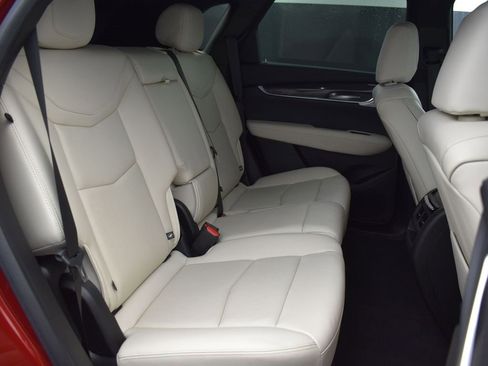 Certified 2023 Cadillac XT5 Sportv w/ Technology Package image 35