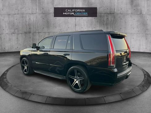 Used 2016 Cadillac Escalade Luxury image 7