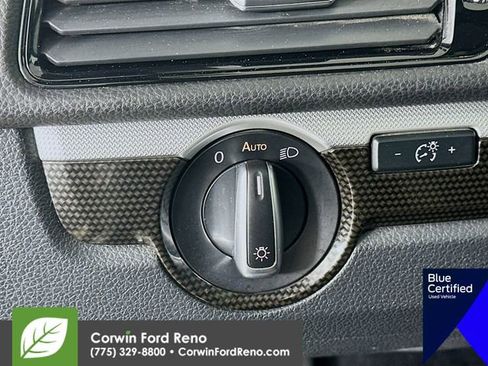 Used 2018 Volkswagen Passat 3.6 image 13