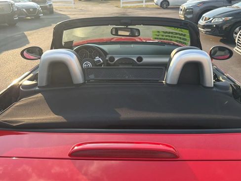 Used 2010 MAZDA MX-5 Miata Grand Touring w/ Premium Pkg RWD image 15