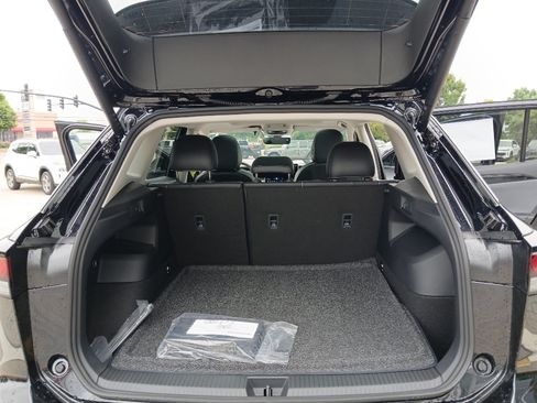 New 2026 Volkswagen Tiguan SE FWD image 21