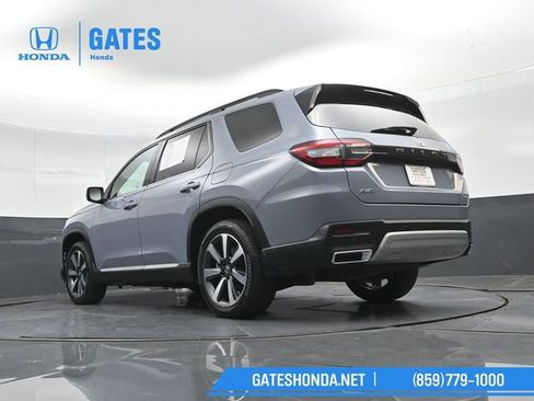 Certified 2025 Honda Pilot Touring image 39