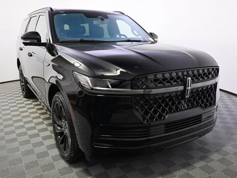 New 2025 Lincoln Navigator Reserve w/ Jet Appearance Package image 9