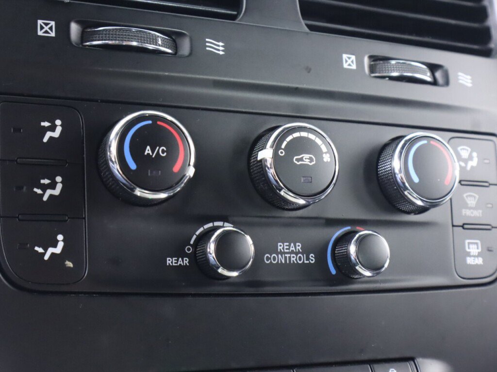 Used 2019 Dodge Grand Caravan SXT FWD image 20