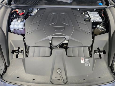 New 2025 Porsche Cayenne image 12