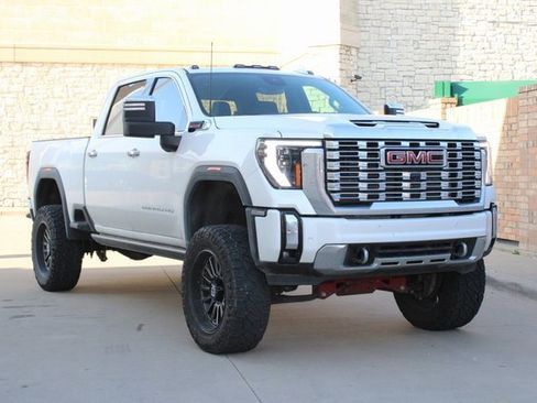 Used 2024 GMC Sierra 2500 Denali w/ Denali Reserve Package image 2