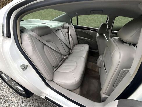 Used 2007 Buick Lucerne CXL image 25