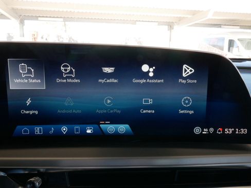 Used 2025 Cadillac Lyriq Luxury image 32