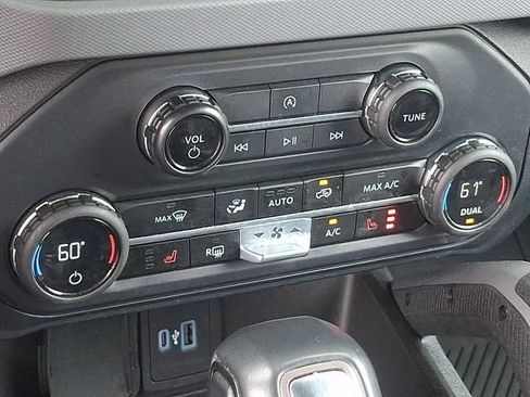 Certified 2023 Ford Bronco Big Bend w/ Sasquatch Package AWD/4WD image 15