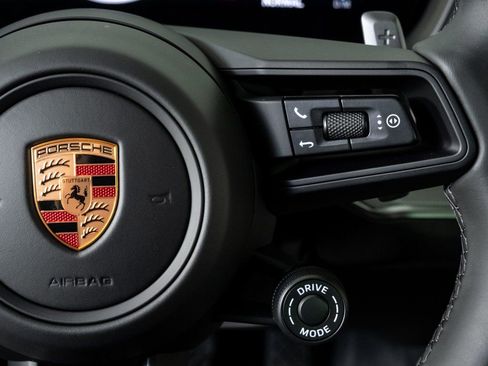 New 2026 Porsche Cayenne Base image 11