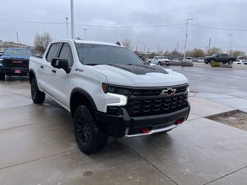 Used 2023 Chevrolet Silverado 1500 ZR2 w/ Technology Package image 7