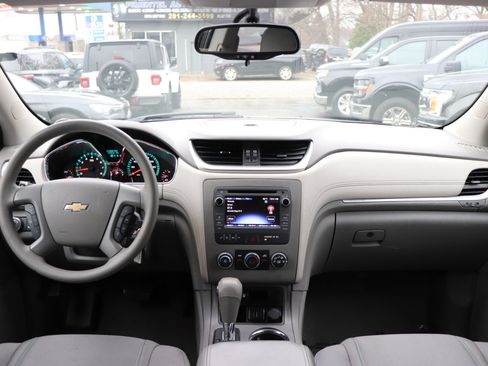 Used 2017 Chevrolet Traverse LS image 17