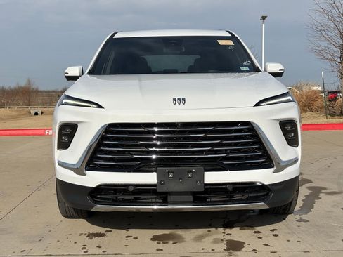 Used 2025 Buick Enclave Preferred image 2