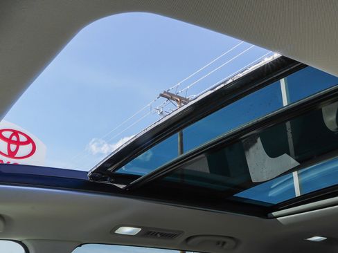 Used 2023 Subaru Ascent Limited w/ Technology Package image 23