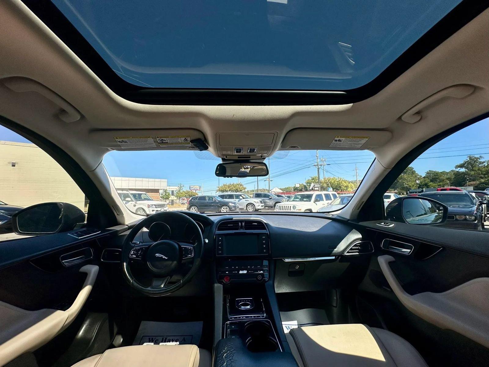Used 2017 Jaguar F-PACE Premium AWD/4WD image 8